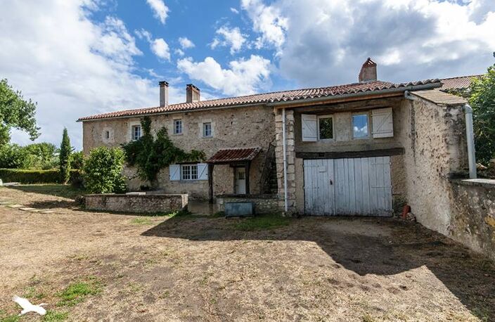 Maison en pierre de 7 pièces principales — photo 2