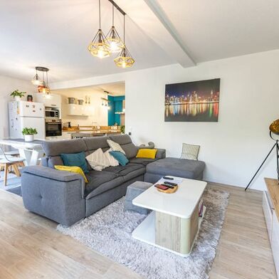 Appartement 4 pièces 237832 €