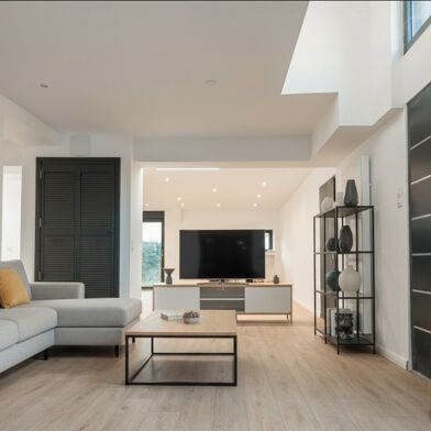 Appartement 6 pièces 599000 €