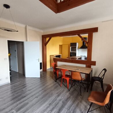 Appartement 4 pièces 1050 €