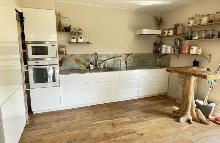 MAISON FAMILIALE - 6 CHAMBRES - GRAND TERRAIN — photo 2