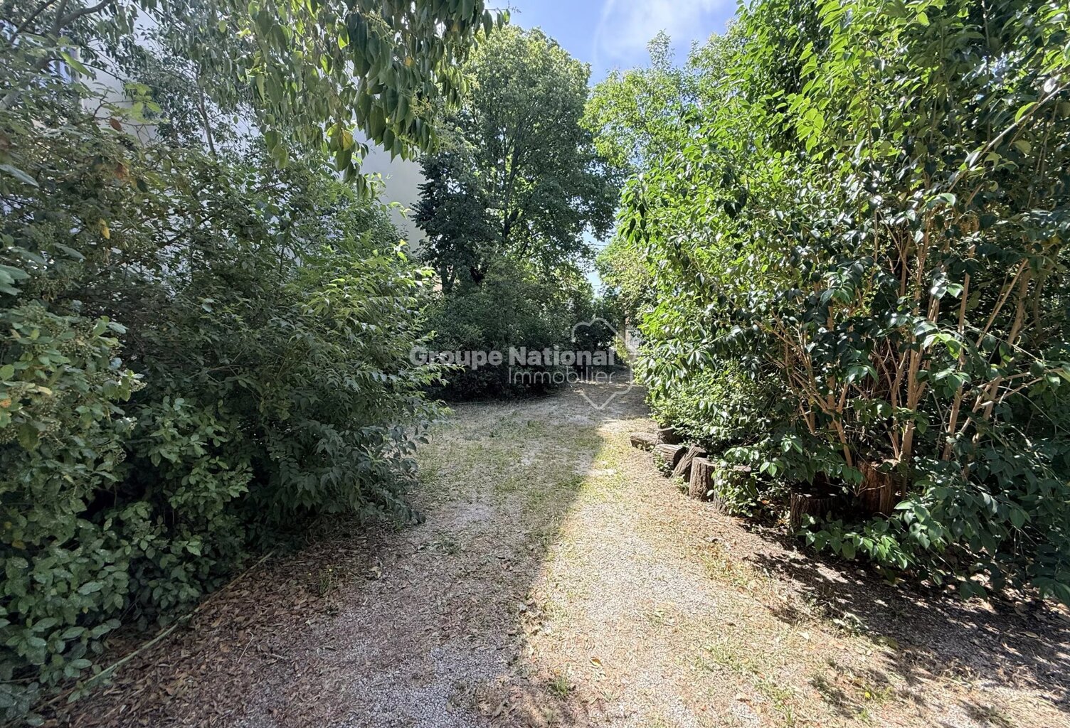 CARPENTRAS — 2 500 M² DE TERRAIN CONSTRUCTIBLE POUR UN PROJET D’ — photo 1