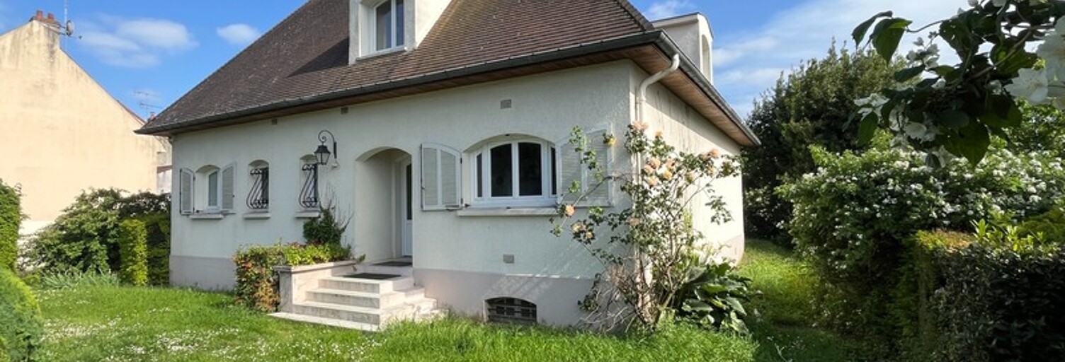 Maison 5 Pièces 144 m² à vendre à Saint-Jean-de-la-Ruelle (45140)