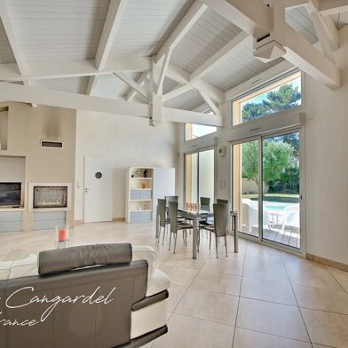 Maison 7 pièces 747700 €