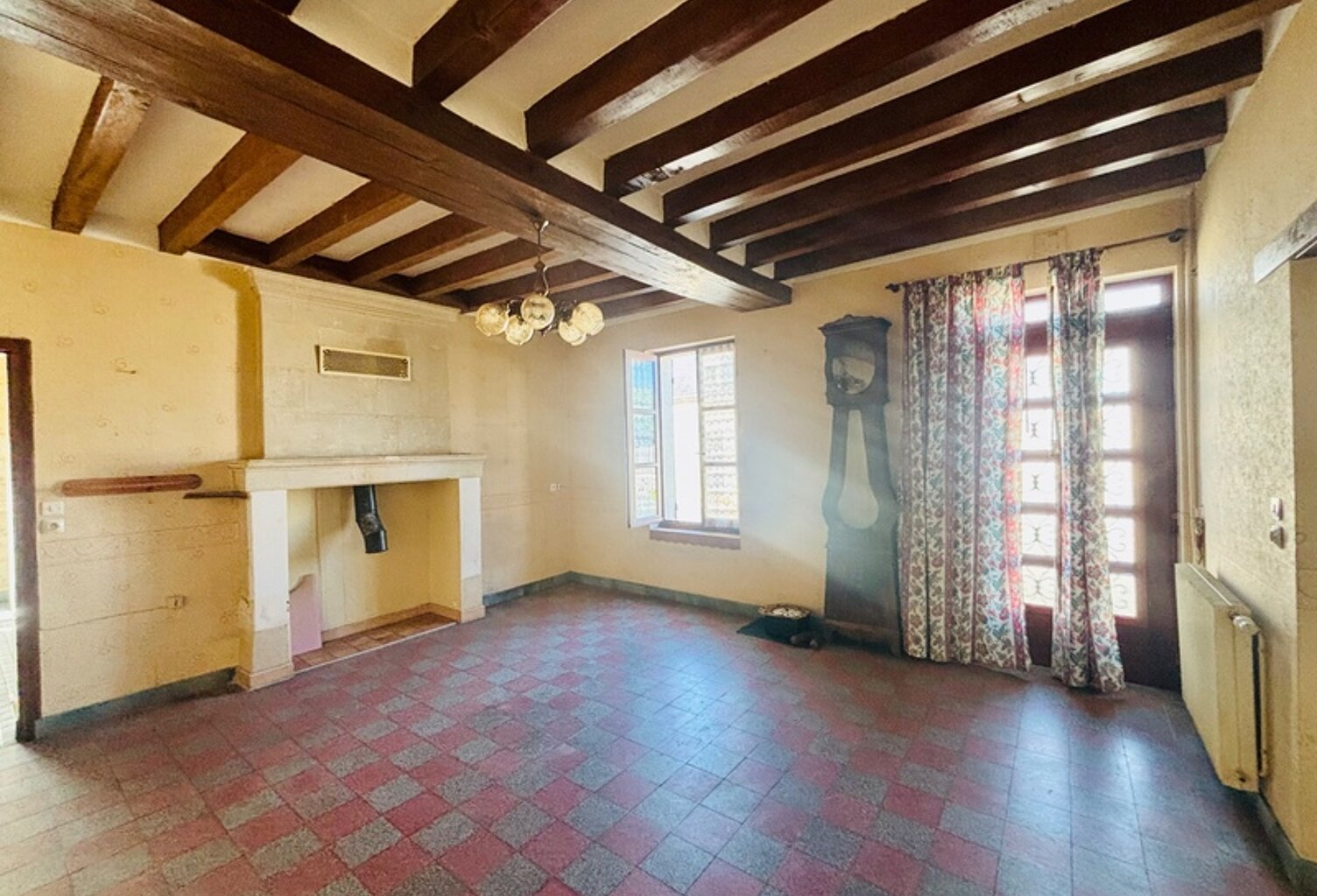 À VENDRE – Longère 110 m² habitables avec nombreuses dépendances et terrain de 900 m² — photo 1