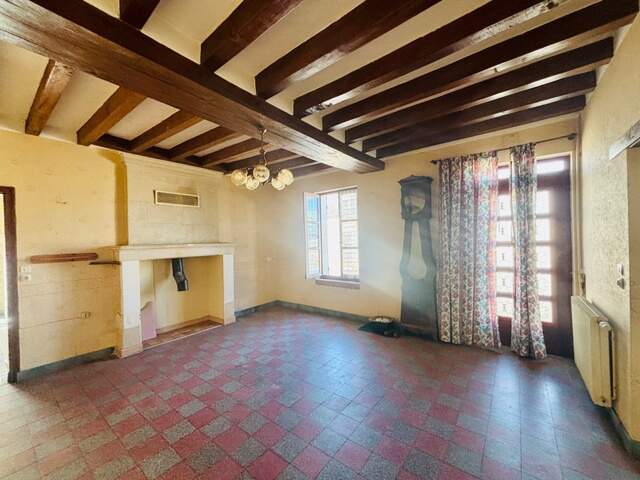À VENDRE – Longère 110 m² habitables avec nombreuses dépendances et terrain de 900 m² — photo du bien