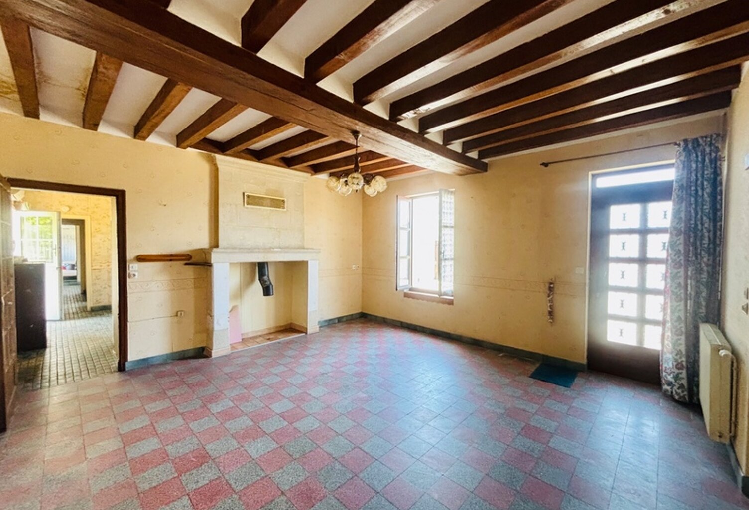 LES BOIS D'ANJOU - Authentique longère 110 m² habitables, dépendances et terrain 1 700 m² — photo 1