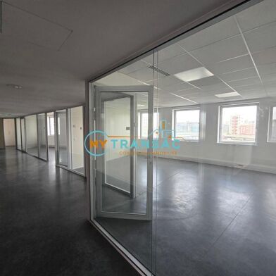 Local industriel  24575 €