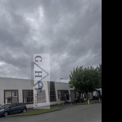 Local industriel  12485 €