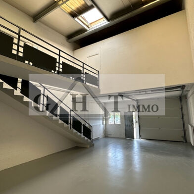 Local industriel  1520 €