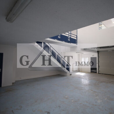 Local industriel  1350 €