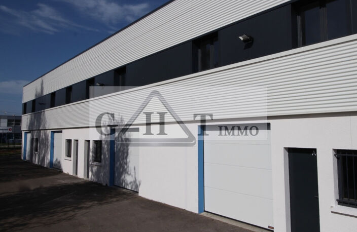 Entrepôt de 151 m² à louer à Moissy Cramayel — photo 2