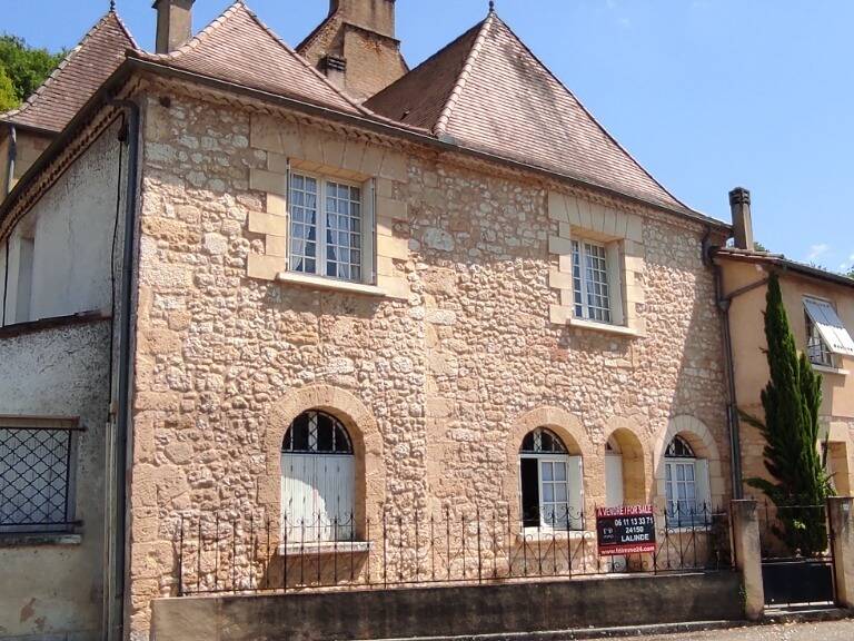 ---- SOUS OFFRE D'ACHAT AVEC L'AGENCE IMMOBLIERE FD IMMO LALINDE, PRO DEPUIS 1992---      TRÈS BELLE MAISON DE BOURG EN PIERRES 162 M² HAB SUR 2 NIVEAUX POSSIBILITÉ 2 T3  + CAVE + JARDIN CLOS DANS UN BOURG AVEC COMMERCES — photo 1