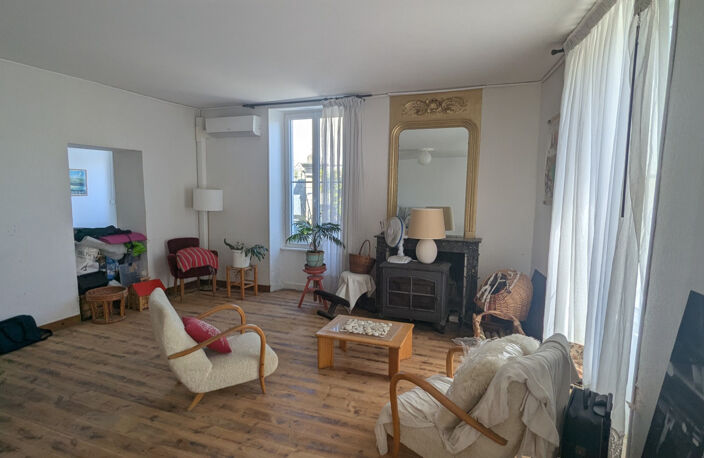 Saint-Hilaire-La-Palud, maison à vendre en pierre de 130m2 — photo 4