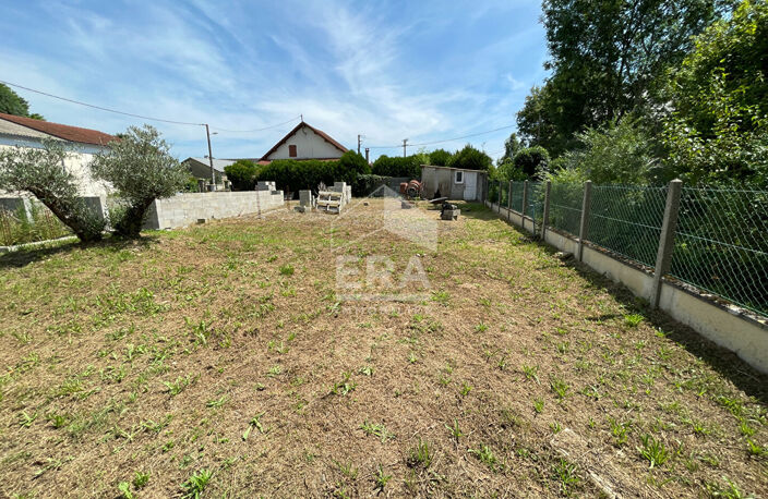 LIVRON : Terrain de 1 074 m² constructible (fondations) — photo 2