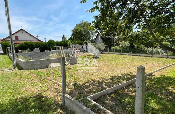 LIVRON : Terrain de 1 074 m² constructible (fondations) — photo 3