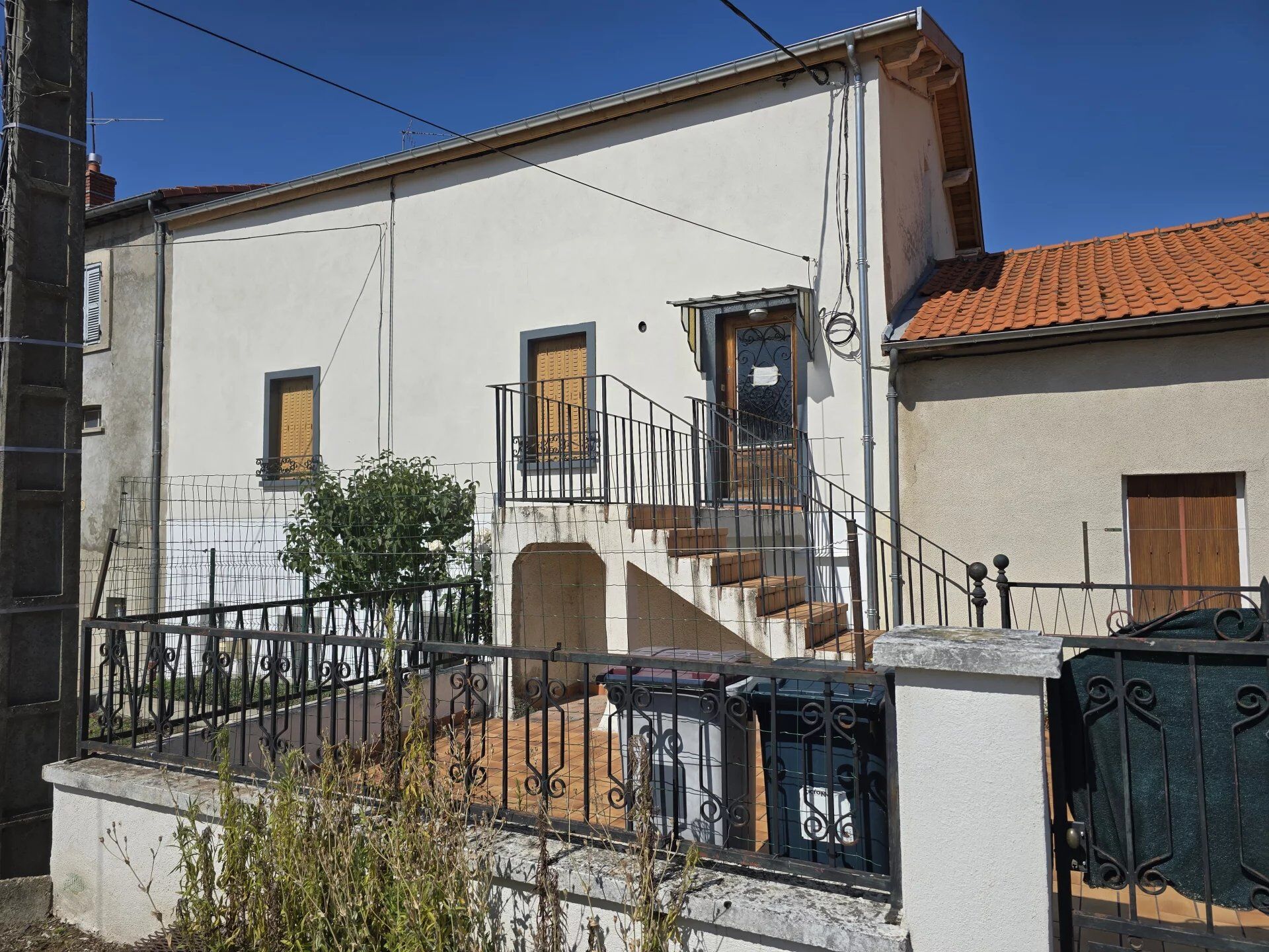 Appartement 3 pièces 80 m² · à Auzat-la-Combelle · 80 m² · 61 900 €