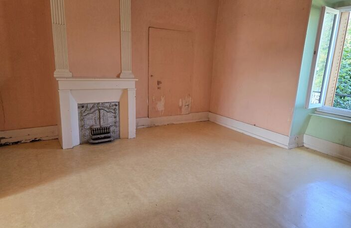 Appartement T3 avec terrasse, terrain et dépendanc e — photo 2