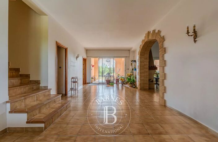 AIX-EN-PROVENCE - MAISON FAMILIALE 375 M² - 6 CHAMBRES -  GRAND — photo 2