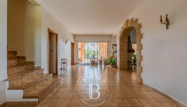 Villa / Maison 8 pièces  à vendre Aix-en-Provence 13100