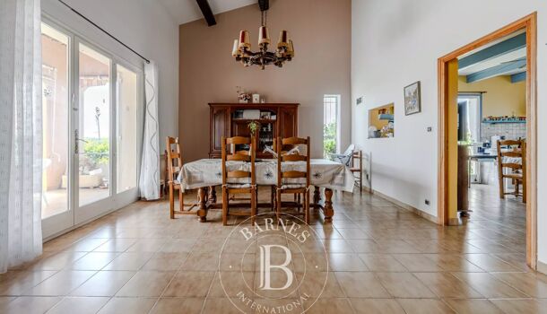 Villa / Maison 8 pièces  à vendre Aix-en-Provence 13100