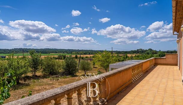 Villa / Maison 8 pièces  à vendre Aix-en-Provence 13100
