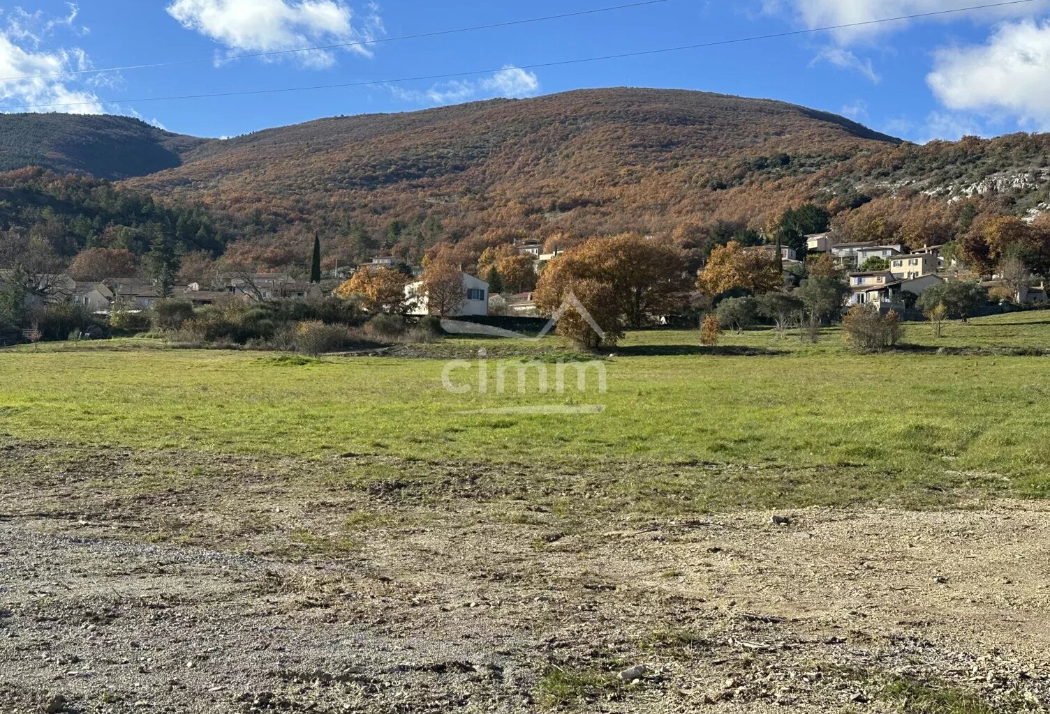 Terrain constructible viabilisé 676 m2 — photo 1