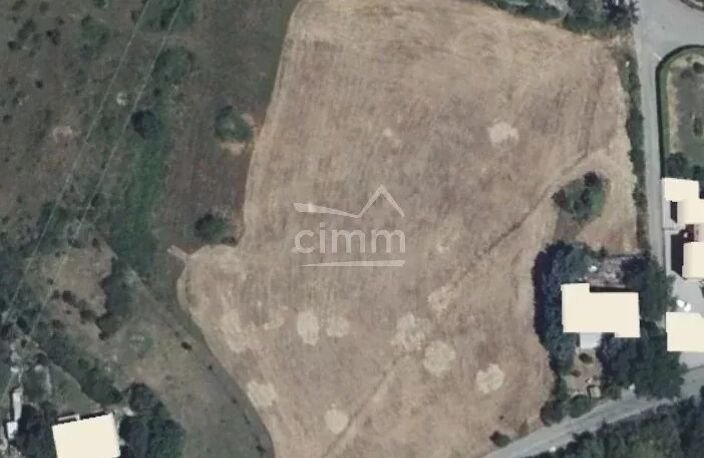 Terrain constructible viabilisé 676 m2 — photo 2