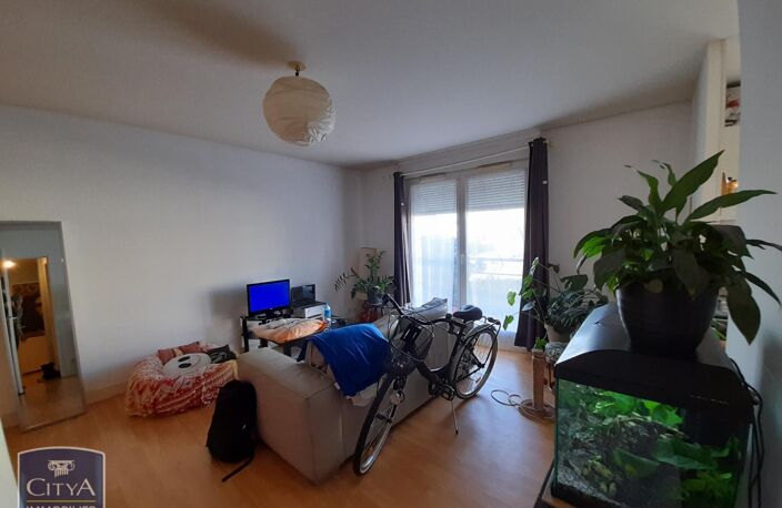 Location appartement 2 pièces 44 m² à Saint-Cyr-sur-Loire (37540) — photo 2