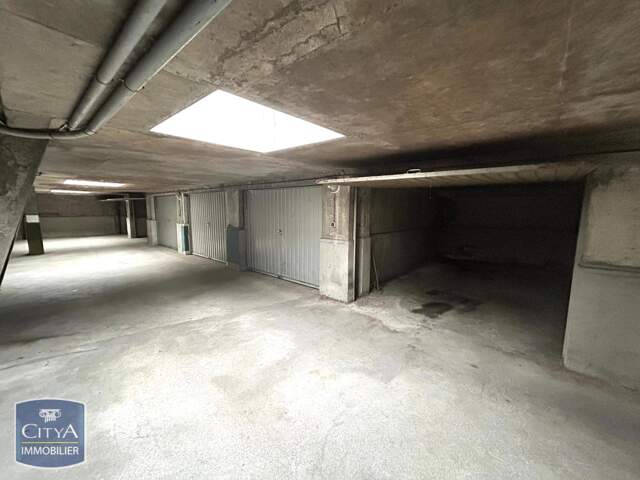 Garage à Tours — photo du bien