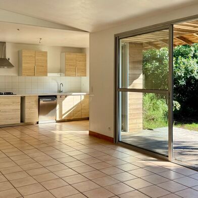 Maison 4 pièces 1390 €