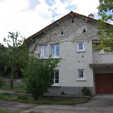 Maison 6 pièces 1200 €