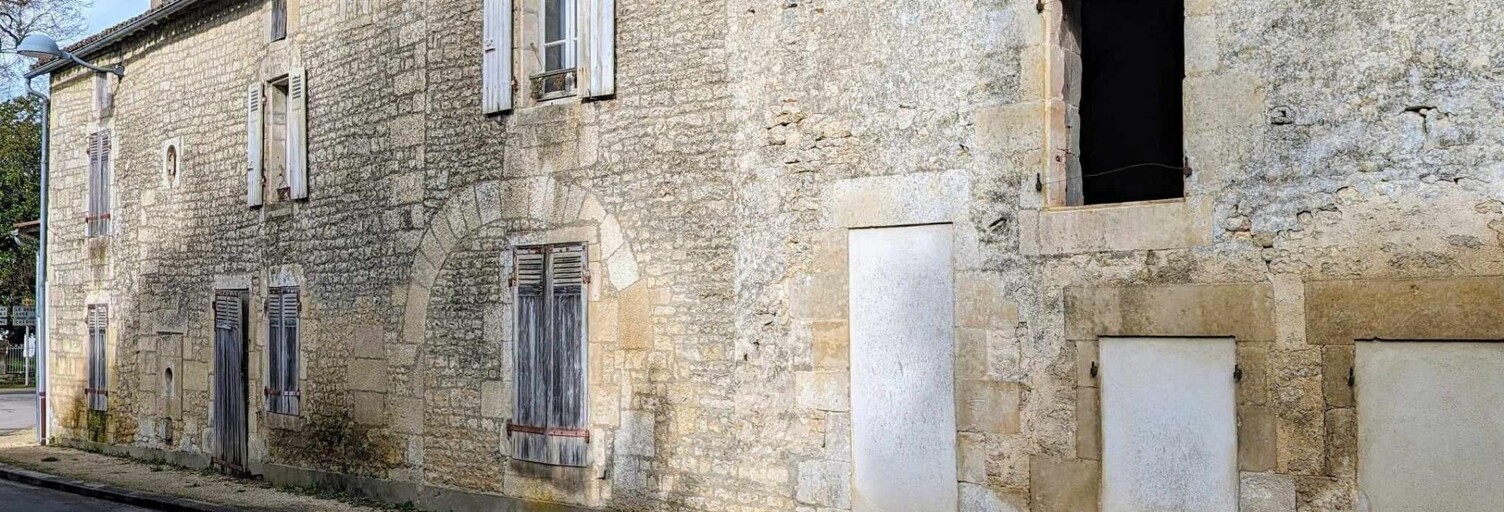 Maison 8 Pièces 237 m² à vendre à François (79260)