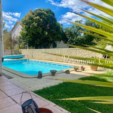 Appartement 4 pièces 211000 €