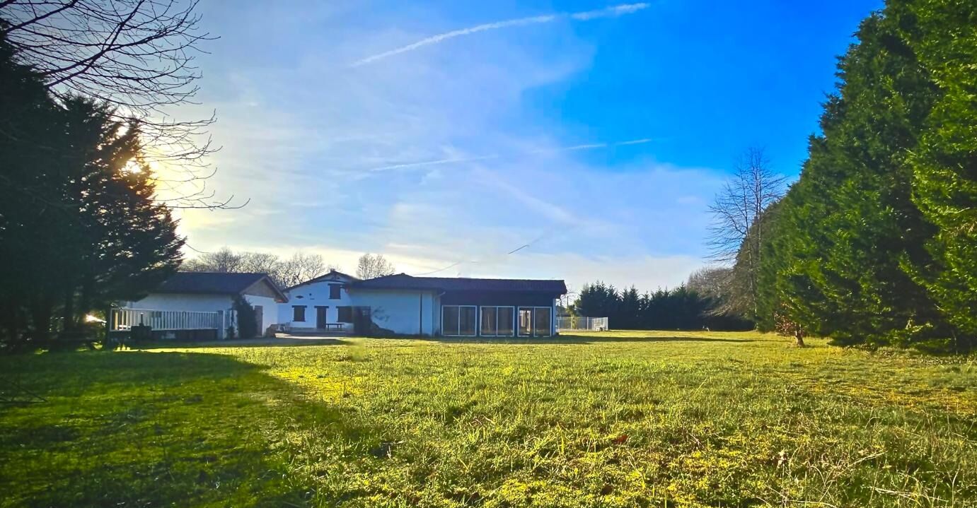 Villa / Maison  T6 à vendre Saubrigues 40230