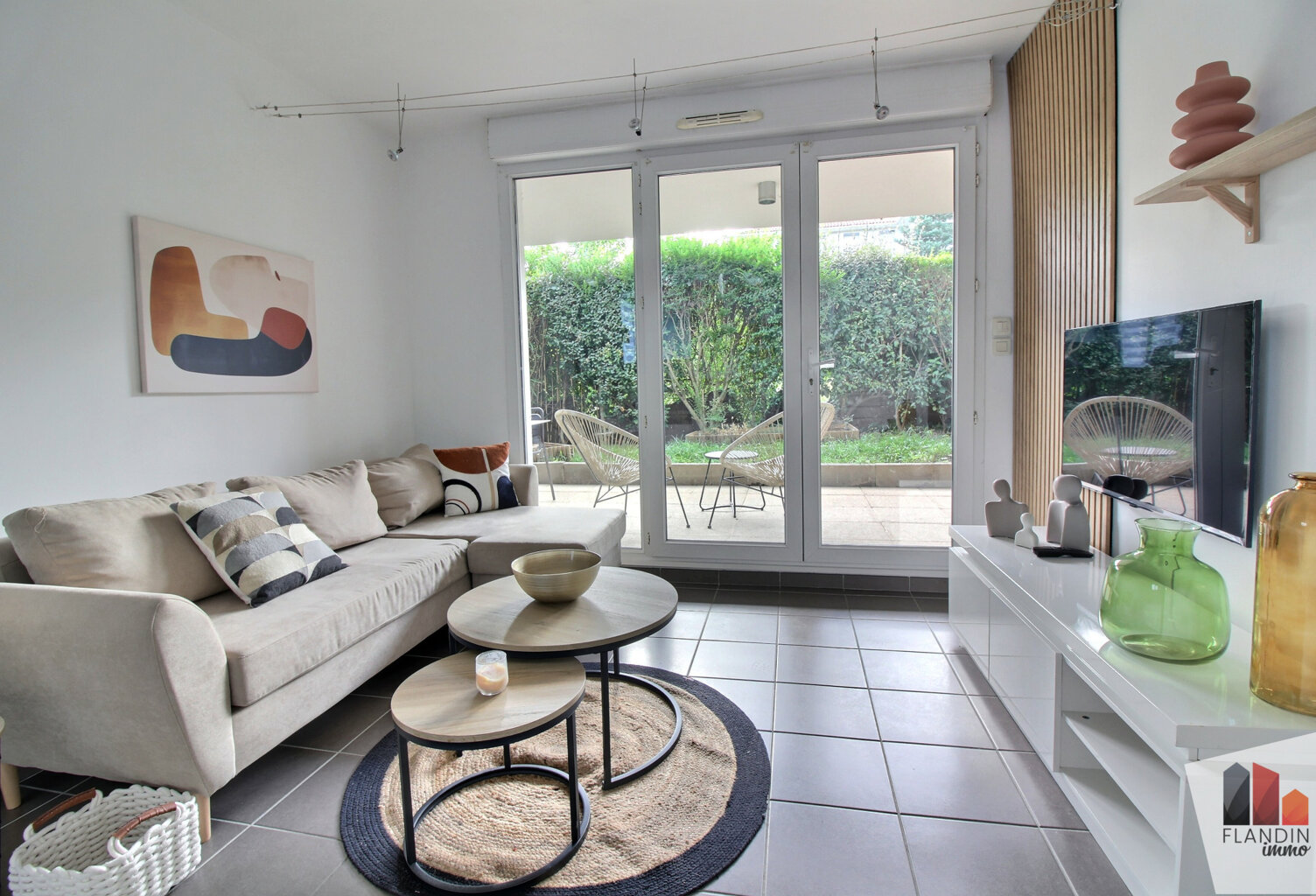 Appartement T2   33,48 m2   Terrasse 40 m2   Résidence avec — photo 1