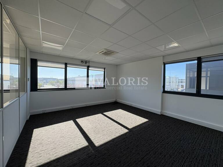 BUREAUX à LOUER — photo 1