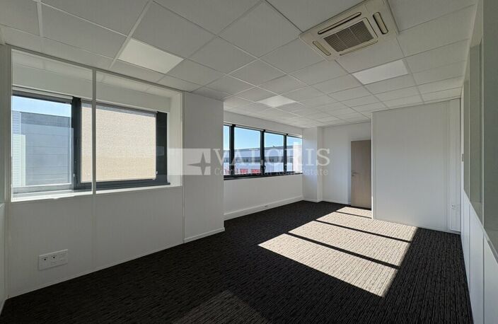 BUREAUX à LOUER — photo 2