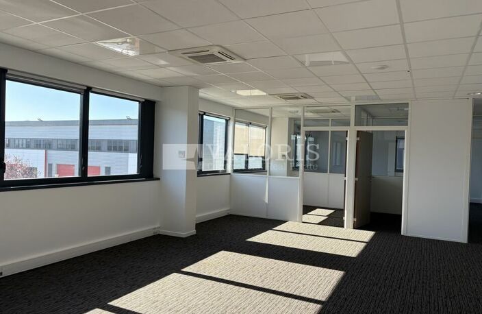 BUREAUX à LOUER — photo 3