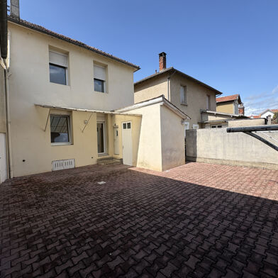 Maison 4 pièces 810 €