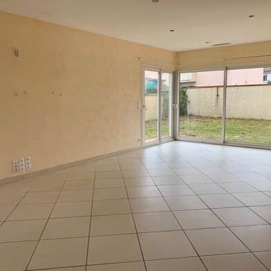 Maison 5 pièces 1115 €