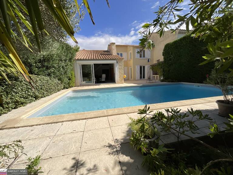Villa — photo 1