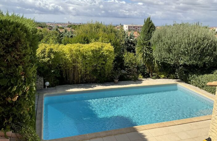 Villa — photo 3