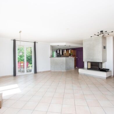 Maison 5 pièces 369600 €