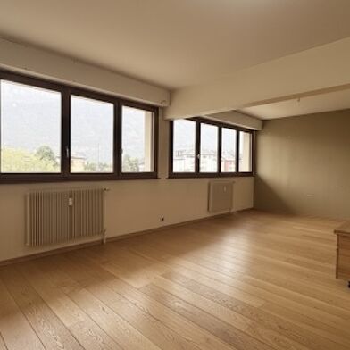 Appartement 3 pièces 221000 €