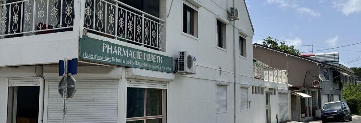 Commerce  106 m² à vendre à Port-Louis (97117)