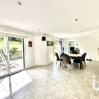 Maison 7 pièces 261000 €