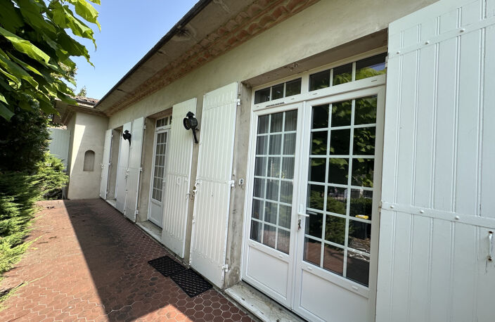 Marmande proche toutes commodités maison à fort potentiel avec garage et jardin — photo 2