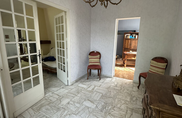 Marmande proche toutes commodités maison à fort potentiel avec garage et jardin — photo 5
