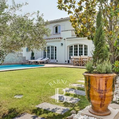 Maison 8 pièces 2465000 €